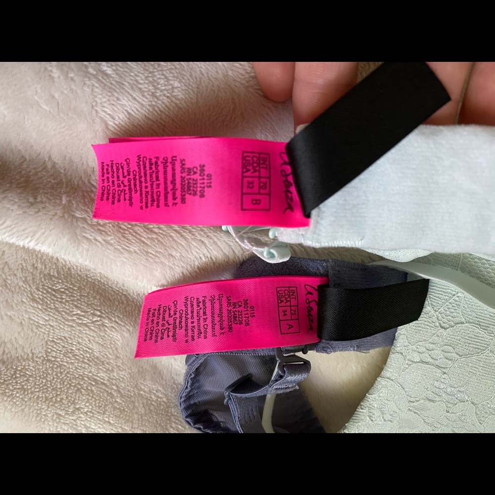 Bombshell bras - Picture 2 of 2